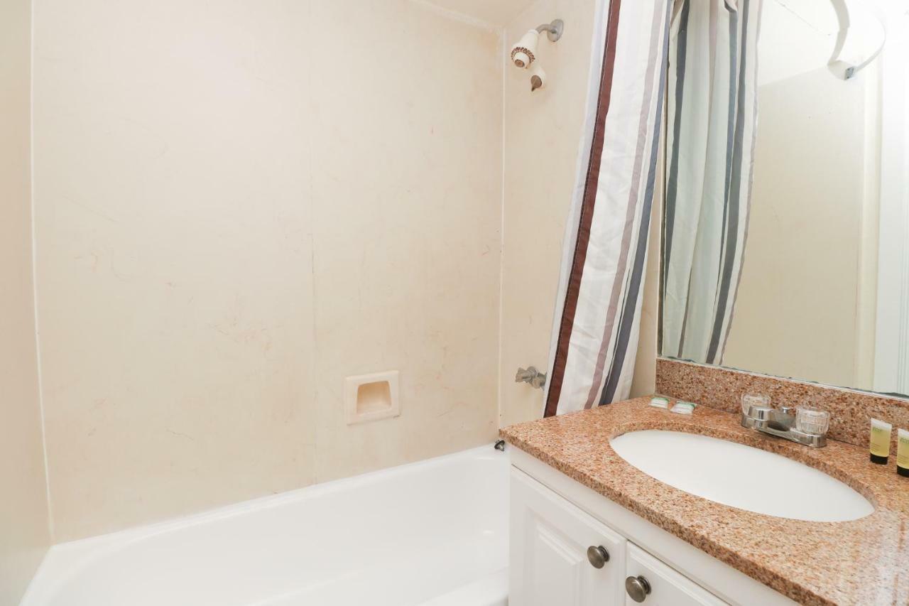 670 Partial Ocean View Hollywood Beach Dania Beach Exterior photo